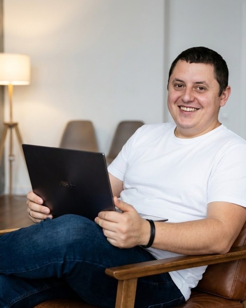 Денис — UX/UI дизайнер